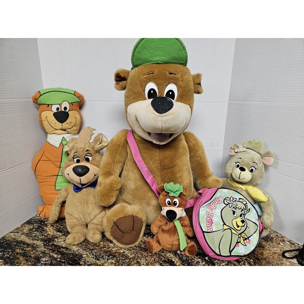 Lot Of Vintage Yogi The Bear Plush Hanna Barbera Purse And Stuffed Animals